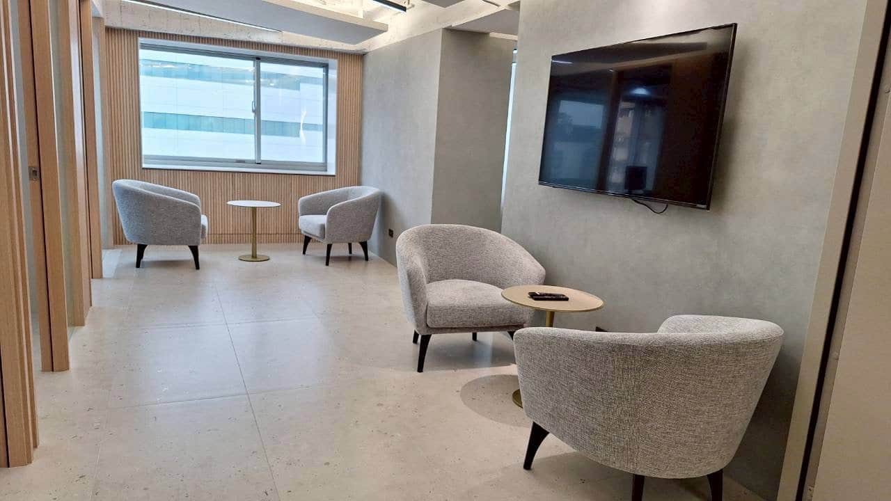 WAITING AREA ─ 候診區
