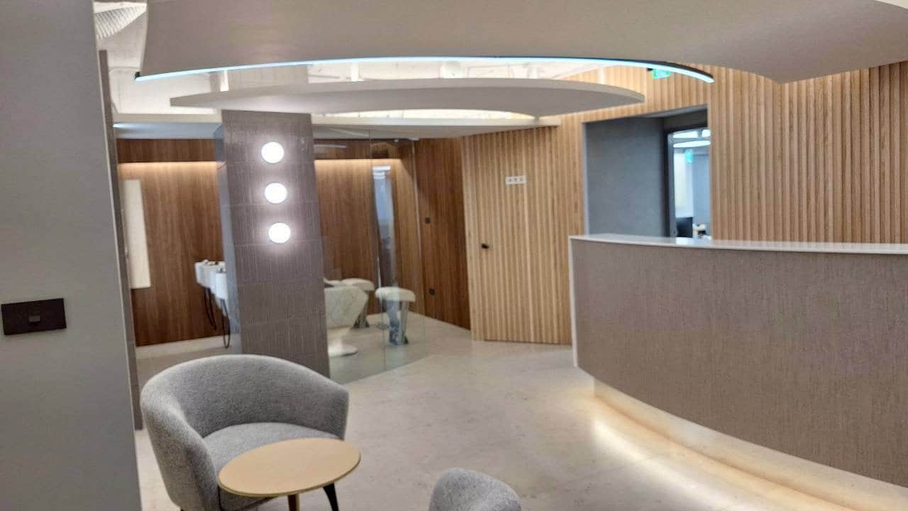 RECEPTION LOBBY─ 接待大廳