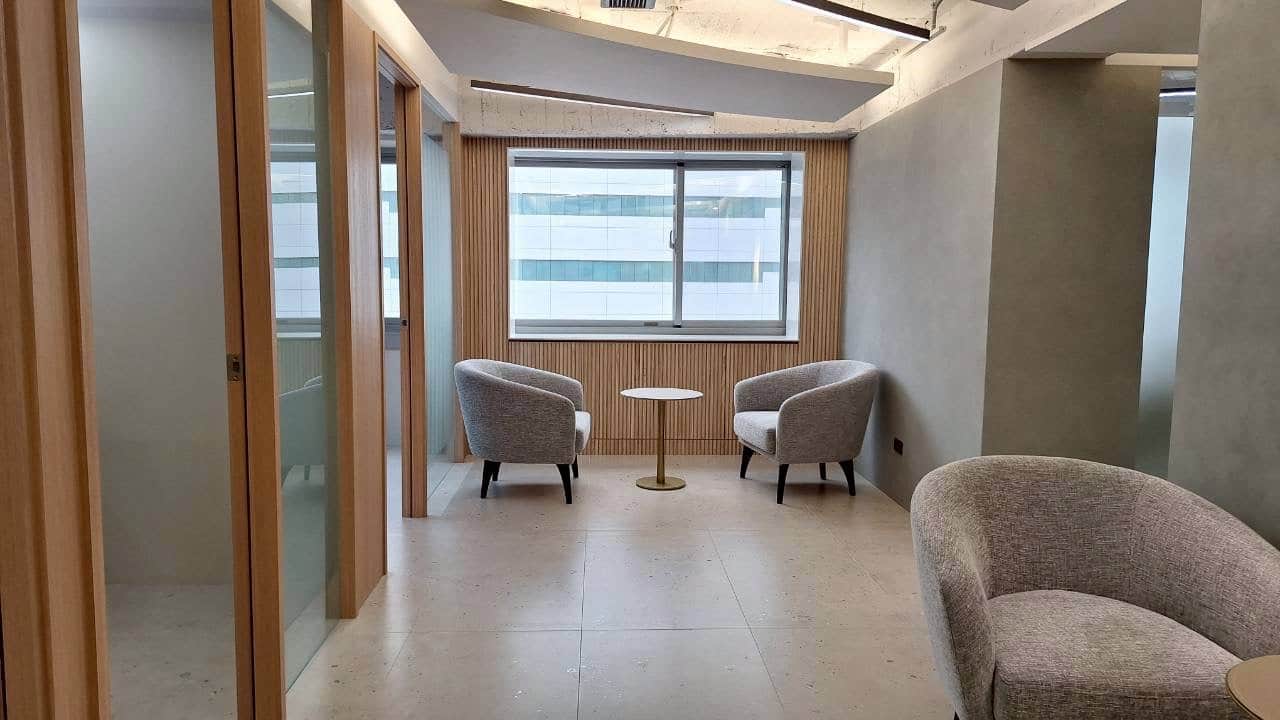 WAITING AREA ─ 候診區